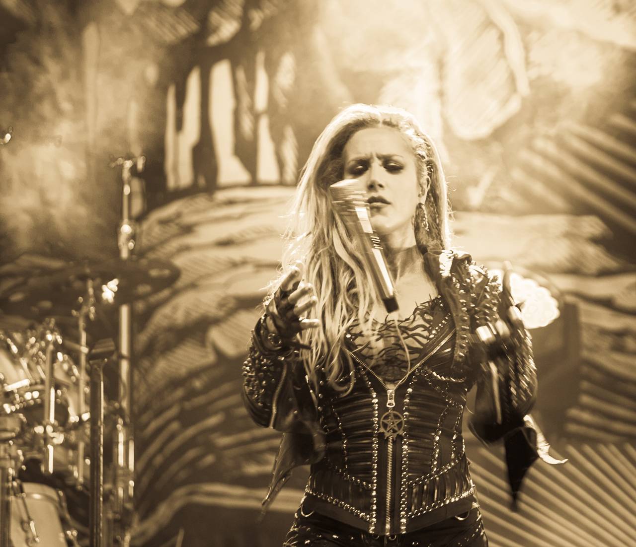 Další pohled na poslední den Metalfestu. Dee Snider připomněl Twisted Sister, vrcholem byli Arch Enemy