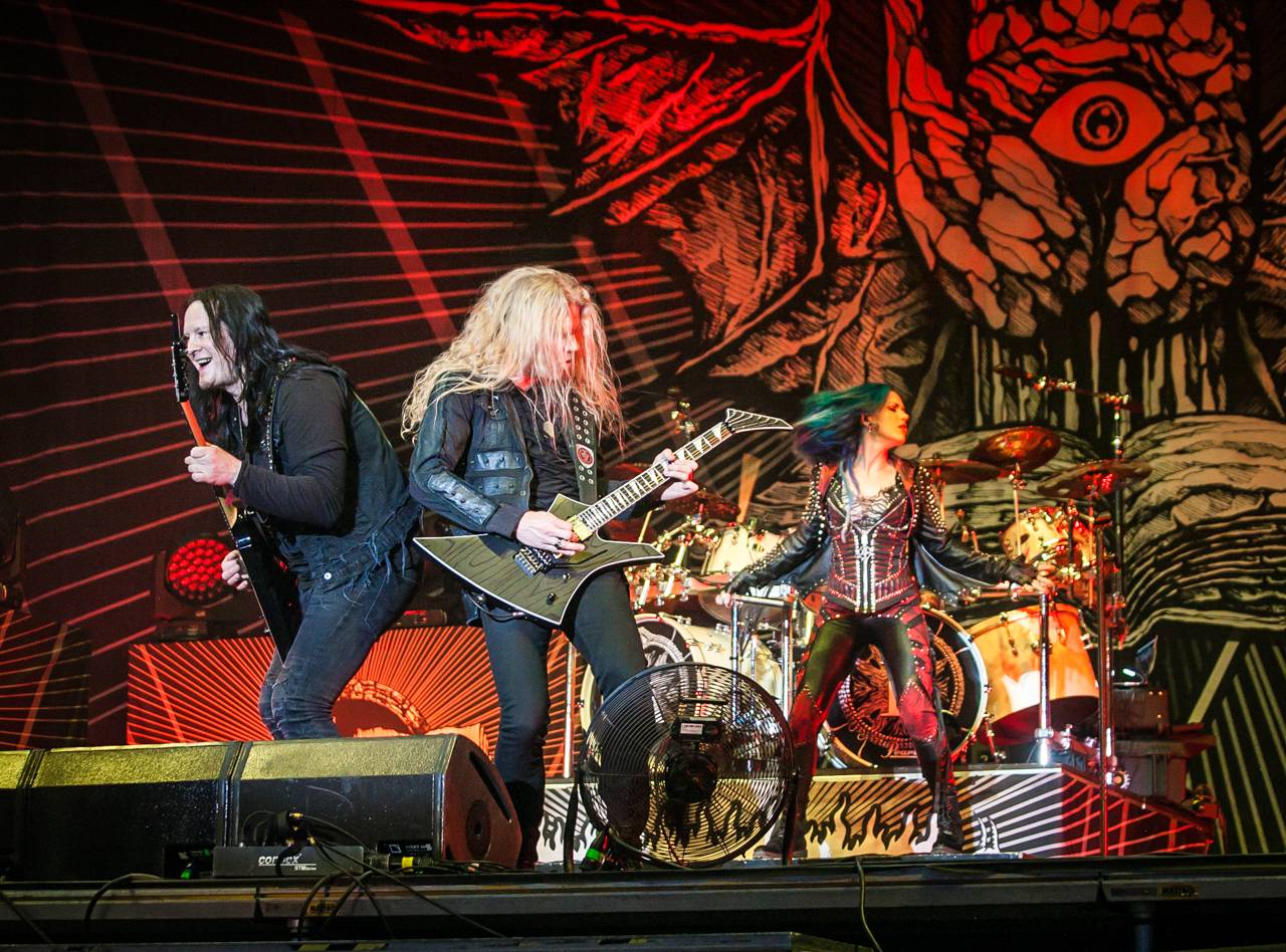 Další pohled na poslední den Metalfestu. Dee Snider připomněl Twisted Sister, vrcholem byli Arch Enemy