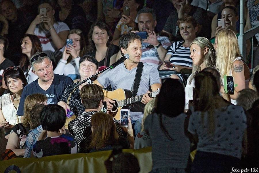 Team vysypal v Českých Budějovicích svoje hity, hala jásala