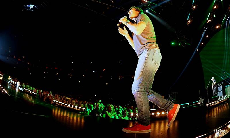 Palo Habera a Team vyprodali O2 arenu. Hostem byl Ben Cristovao, kterému hala gratulovala k narozeninám