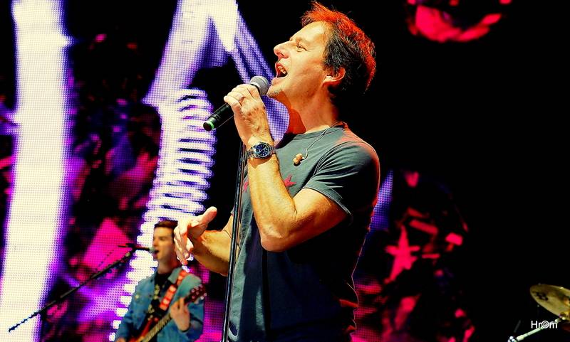 Palo Habera a Team vyprodali O2 arenu. Hostem byl Ben Cristovao, kterému hala gratulovala k narozeninám