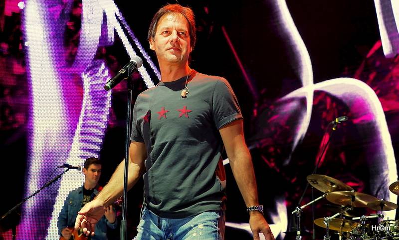 Palo Habera a Team vyprodali O2 arenu. Hostem byl Ben Cristovao, kterému hala gratulovala k narozeninám