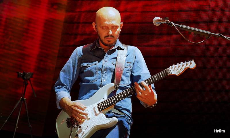 Palo Habera a Team vyprodali O2 arenu. Hostem byl Ben Cristovao, kterému hala gratulovala k narozeninám