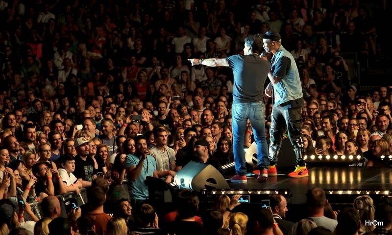 Palo Habera a Team vyprodali O2 arenu. Hostem byl Ben Cristovao, kterému hala gratulovala k narozeninám