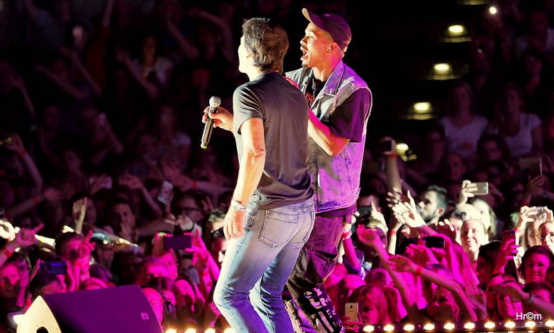 Palo Habera a Team vyprodali O2 arenu. Hostem byl Ben Cristovao, kterému hala gratulovala k narozeninám