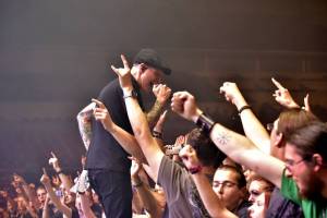 Dropkick Murphys po roce opět v Praze: Tipsport arénu rozpálili punkovou smrští