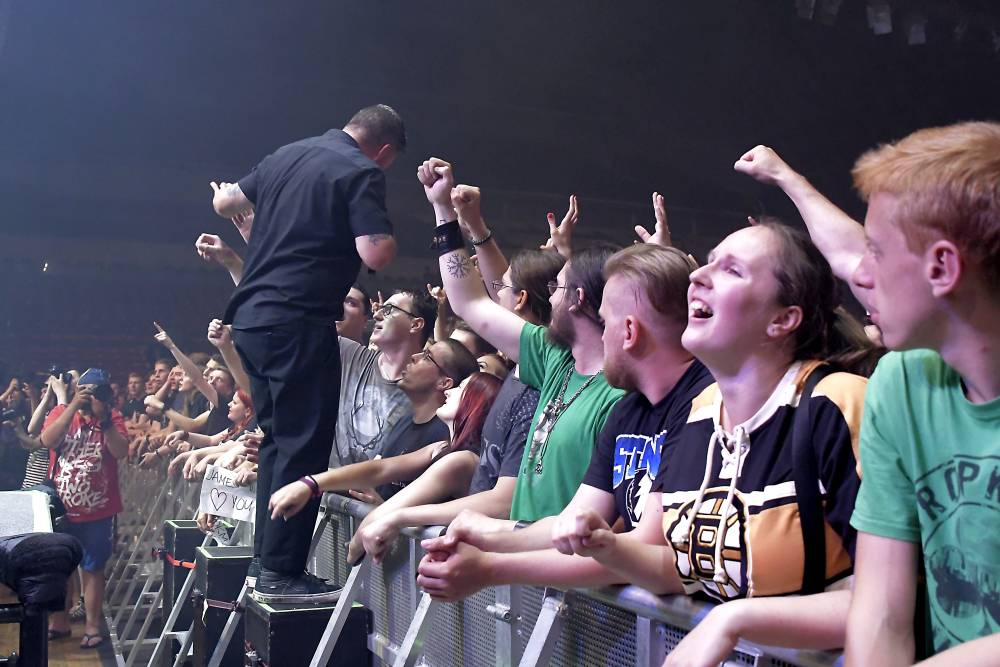 Dropkick Murphys po roce opět v Praze: Tipsport arénu rozpálili punkovou smrští