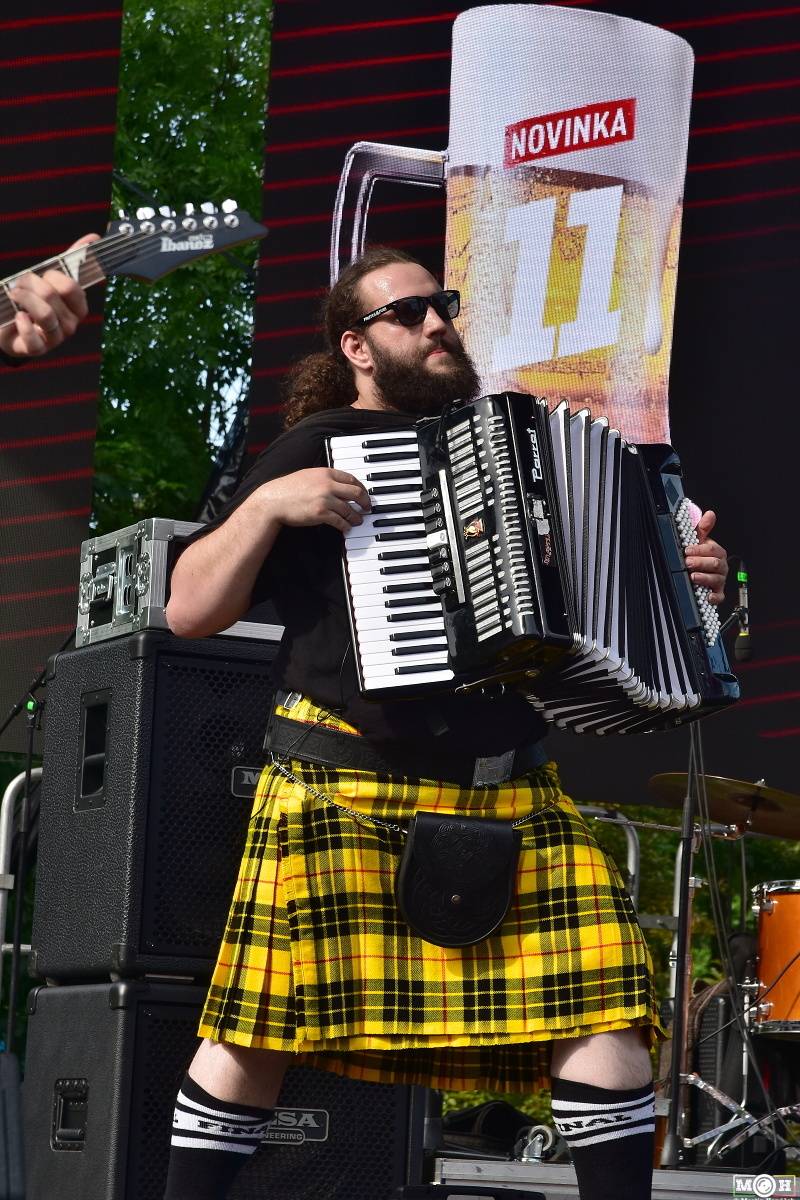 Tři sestry dodrželi tradici a opět bavili na červnovém open airu v Plzni. Hráli také Doctor P.P. nebo E!E