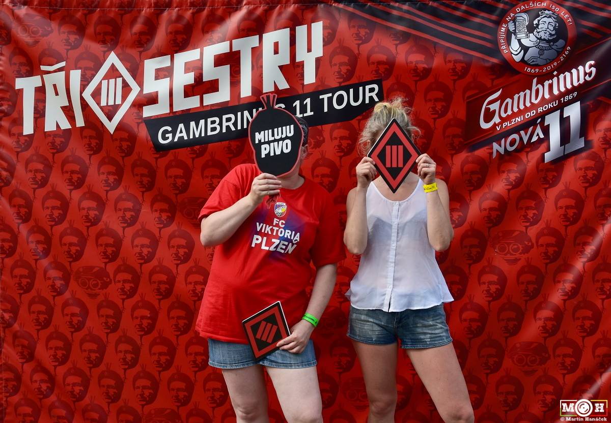 Tři sestry dodrželi tradici a opět bavili na červnovém open airu v Plzni. Hráli také Doctor P.P. nebo E!E