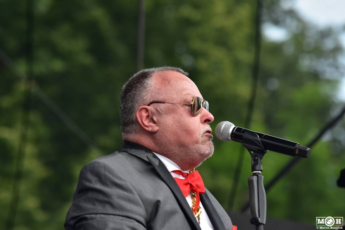 Tři sestry dodrželi tradici a opět bavili na červnovém open airu v Plzni. Hráli také Doctor P.P. nebo E!E