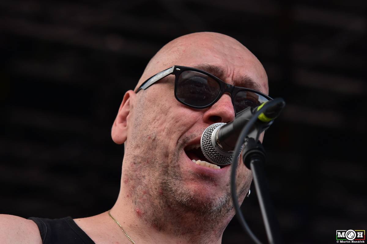 Tři sestry dodrželi tradici a opět bavili na červnovém open airu v Plzni. Hráli také Doctor P.P. nebo E!E