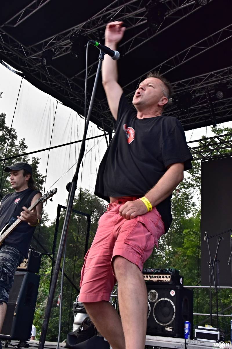 Tři sestry dodrželi tradici a opět bavili na červnovém open airu v Plzni. Hráli také Doctor P.P. nebo E!E