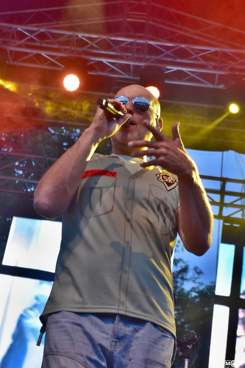 Tři sestry dodrželi tradici a opět bavili na červnovém open airu v Plzni. Hráli také Doctor P.P. nebo E!E