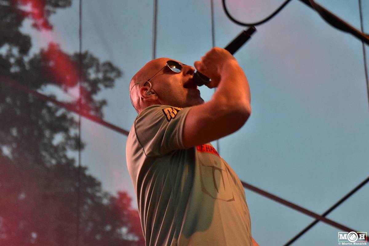 Tři sestry dodrželi tradici a opět bavili na červnovém open airu v Plzni. Hráli také Doctor P.P. nebo E!E