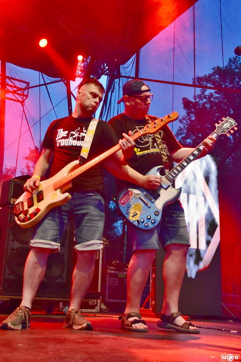 Tři sestry dodrželi tradici a opět bavili na červnovém open airu v Plzni. Hráli také Doctor P.P. nebo E!E