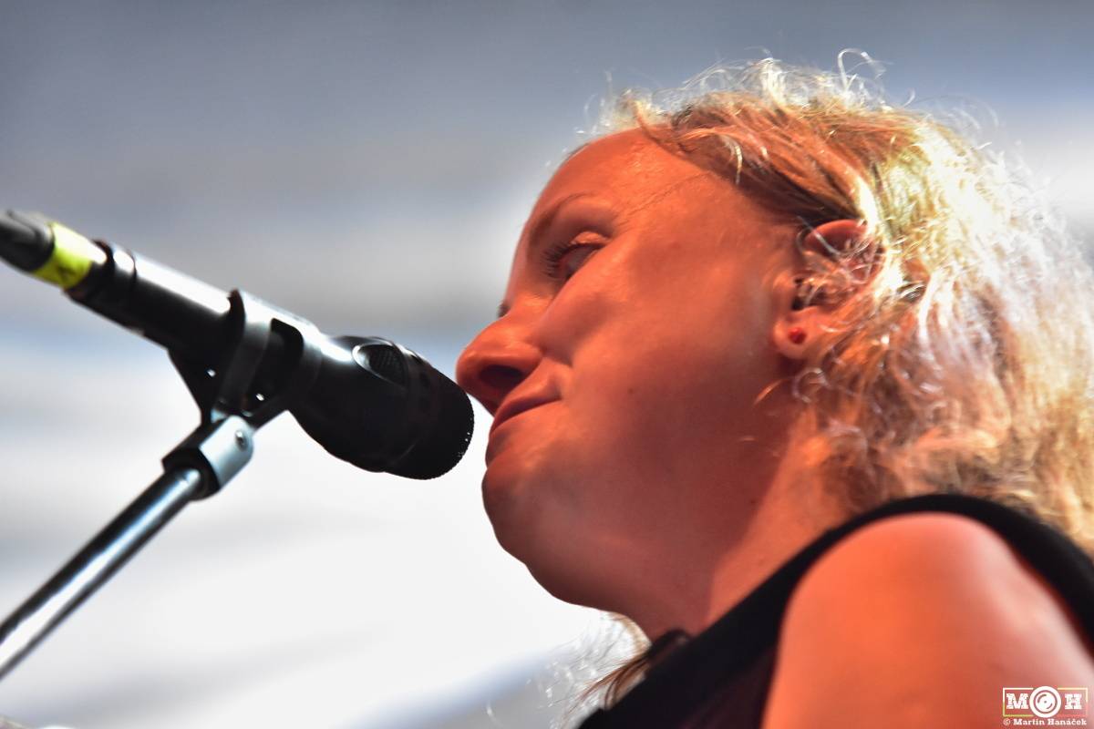 Tři sestry dodrželi tradici a opět bavili na červnovém open airu v Plzni. Hráli také Doctor P.P. nebo E!E