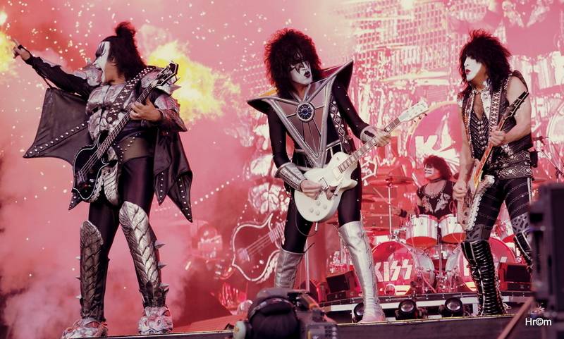 Kiss přilákali do svatostánku fotbalové Slavie pětadvacet tisíc fanoušků. Zahráli i ZZ Top a BSP