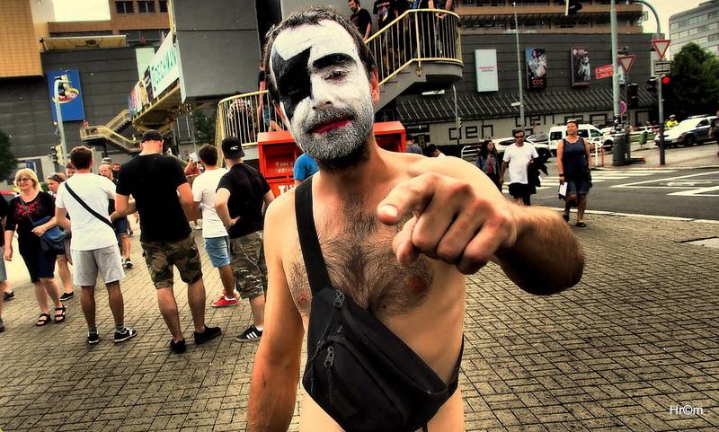 Kiss přilákali do svatostánku fotbalové Slavie pětadvacet tisíc fanoušků. Zahráli i ZZ Top a BSP