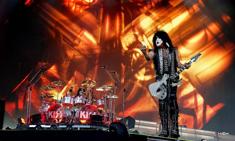 Kiss přilákali do svatostánku fotbalové Slavie pětadvacet tisíc fanoušků. Zahráli i ZZ Top a BSP