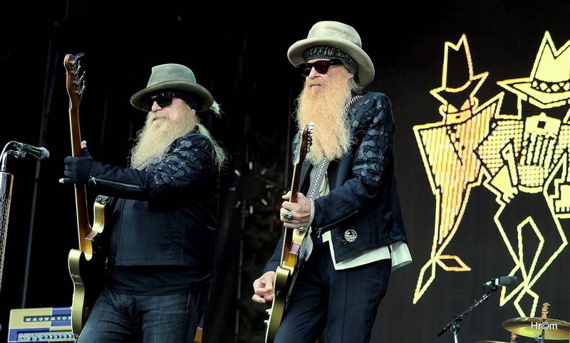 Kiss přilákali do svatostánku fotbalové Slavie pětadvacet tisíc fanoušků. Zahráli i ZZ Top a BSP
