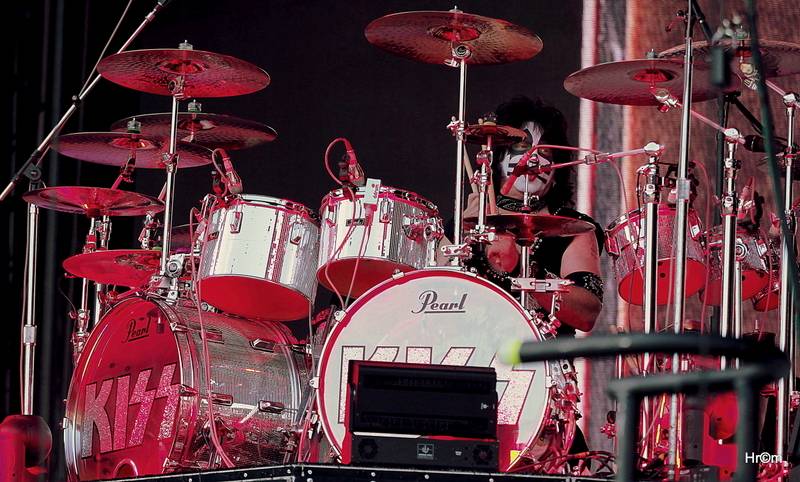 Kiss přilákali do svatostánku fotbalové Slavie pětadvacet tisíc fanoušků. Zahráli i ZZ Top a BSP