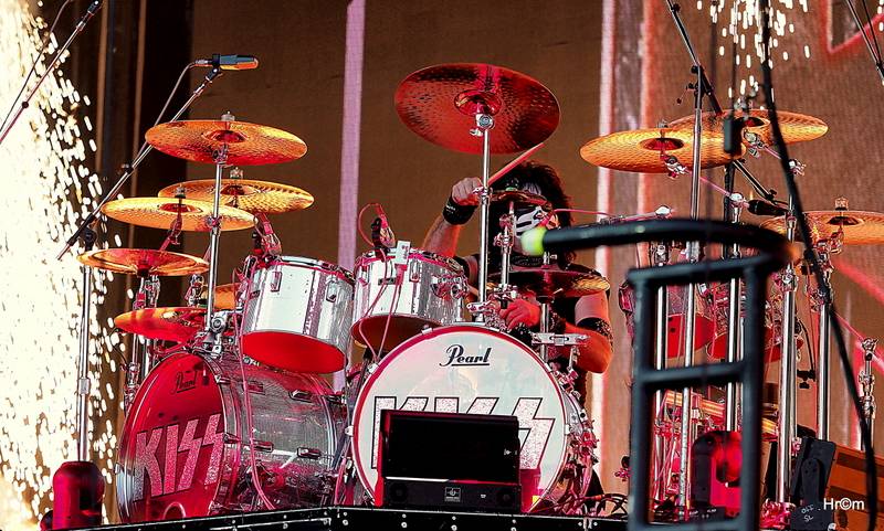 Kiss přilákali do svatostánku fotbalové Slavie pětadvacet tisíc fanoušků. Zahráli i ZZ Top a BSP