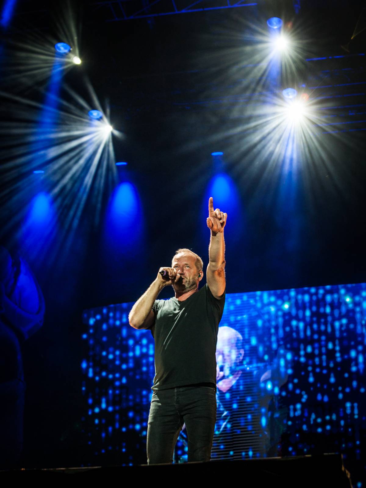 Lucii v Plzni nezastavila ani bouřka. Předskakovali CimbalBand a Plexis