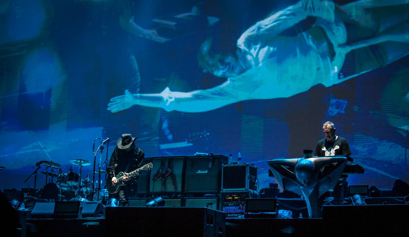 Lucii v Plzni nezastavila ani bouřka. Předskakovali CimbalBand a Plexis