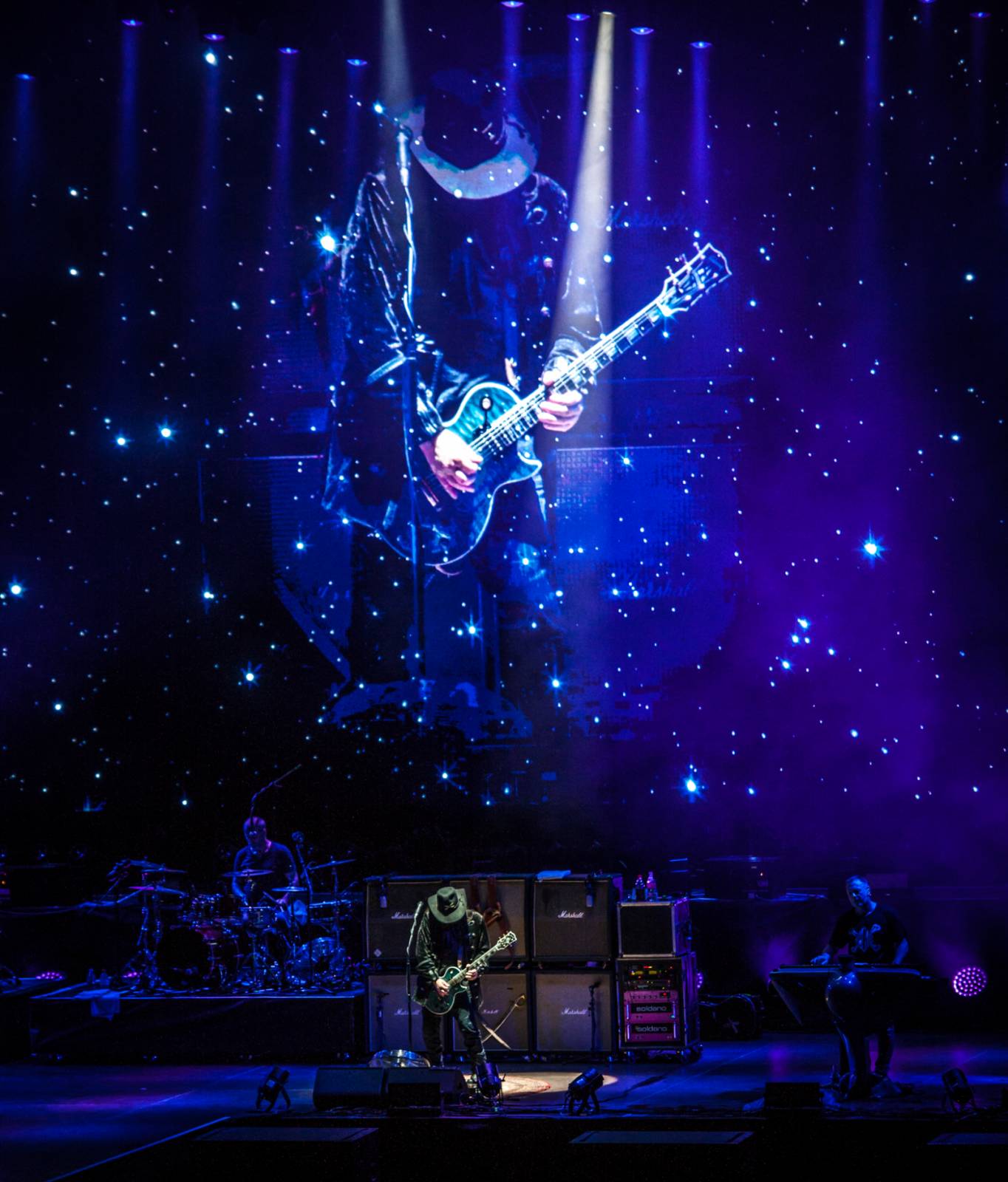 Lucii v Plzni nezastavila ani bouřka. Předskakovali CimbalBand a Plexis