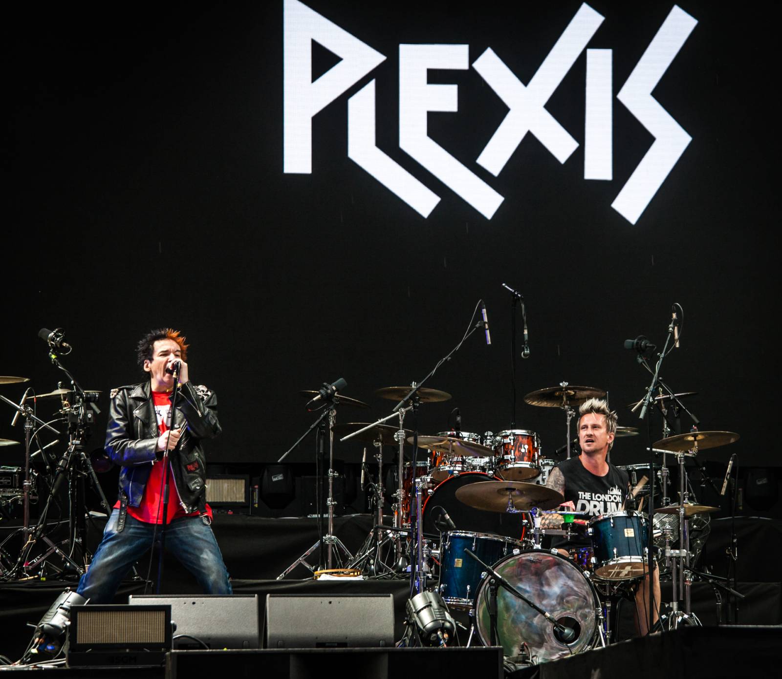 Lucii v Plzni nezastavila ani bouřka. Předskakovali CimbalBand a Plexis