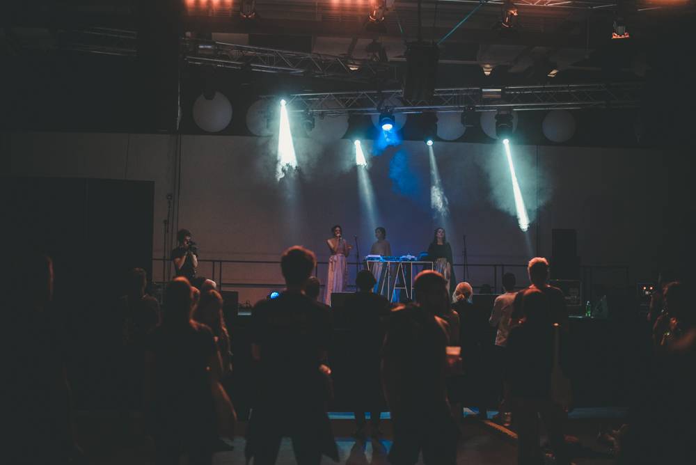 Druhý den Metronome festivalu diváky bavili Jungle, Anna Calvi i Primal Scream. Finále obstarali Kraftwerk