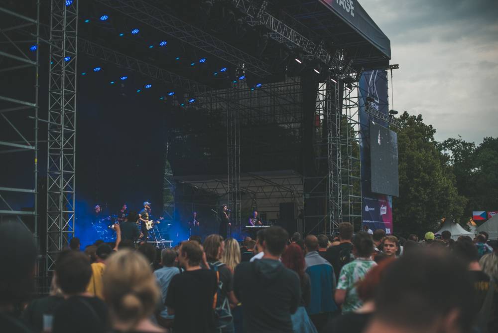 Druhý den Metronome festivalu diváky bavili Jungle, Anna Calvi i Primal Scream. Finále obstarali Kraftwerk