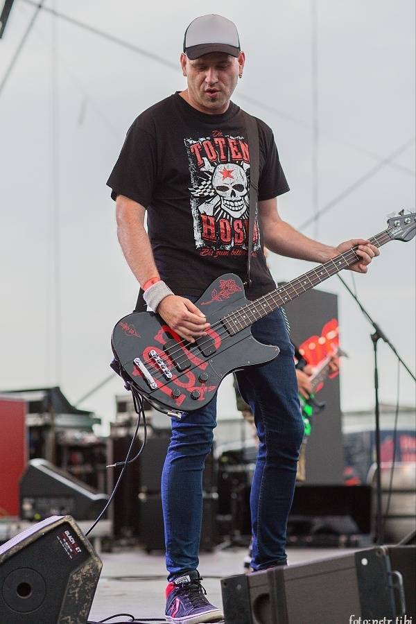 Tři sestry se v Petrovicích loučili s fotbalovou sezónou