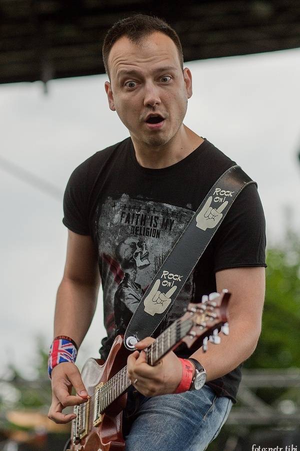 Tři sestry se v Petrovicích loučili s fotbalovou sezónou