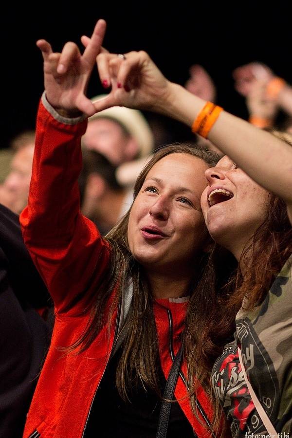 Tři sestry se v Petrovicích loučili s fotbalovou sezónou