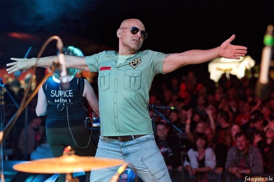 Tři sestry se v Petrovicích loučili s fotbalovou sezónou