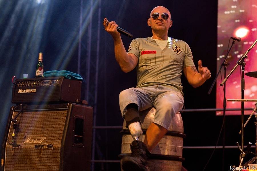 Tři sestry se v Petrovicích loučili s fotbalovou sezónou