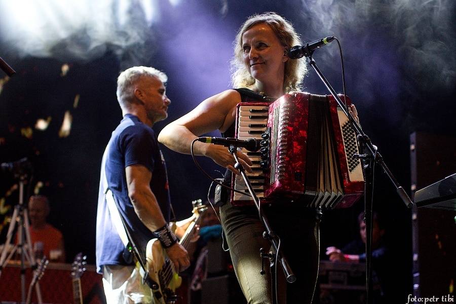 Tři sestry se v Petrovicích loučili s fotbalovou sezónou