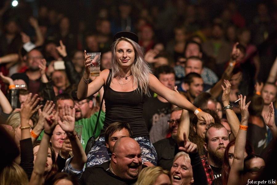 Tři sestry se v Petrovicích loučili s fotbalovou sezónou