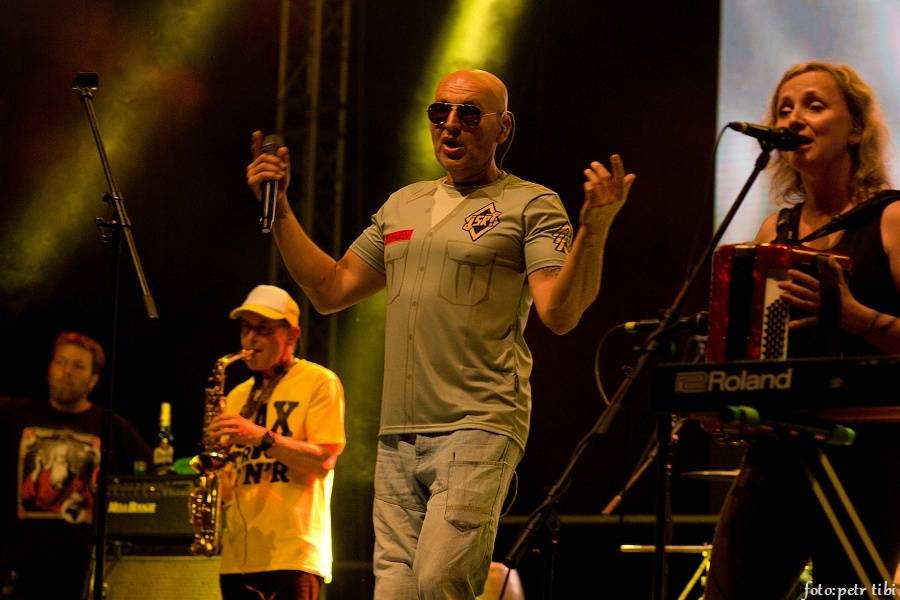 Tři sestry se v Petrovicích loučili s fotbalovou sezónou