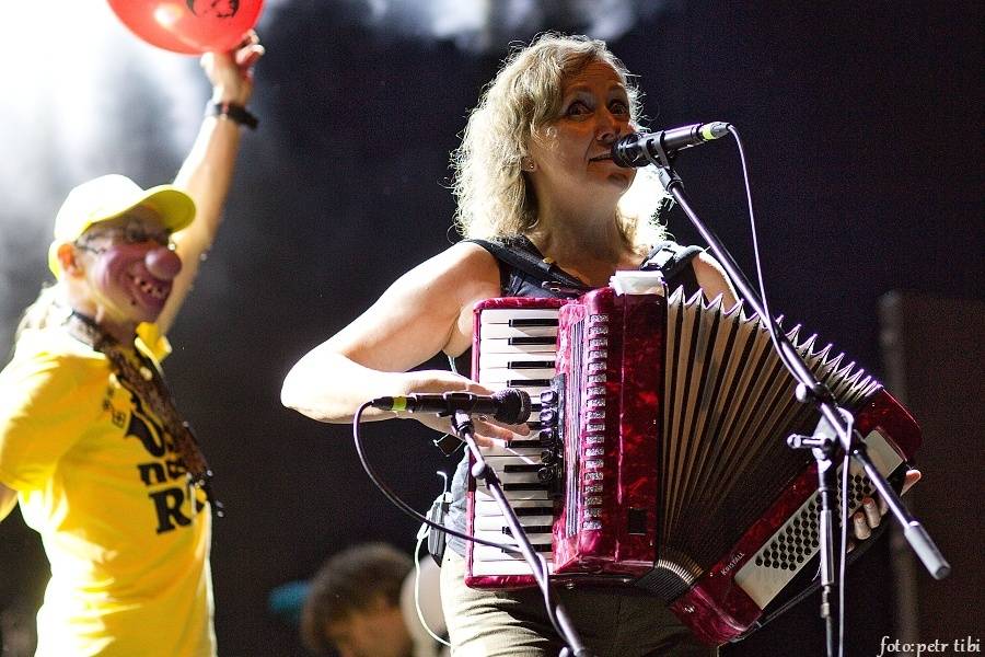 Tři sestry se v Petrovicích loučili s fotbalovou sezónou