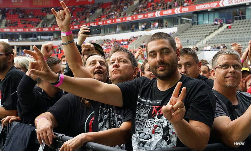 Třicet let a třicet tisíc fanoušků. Kabát slavil v Praze narozeniny ve velkém stylu