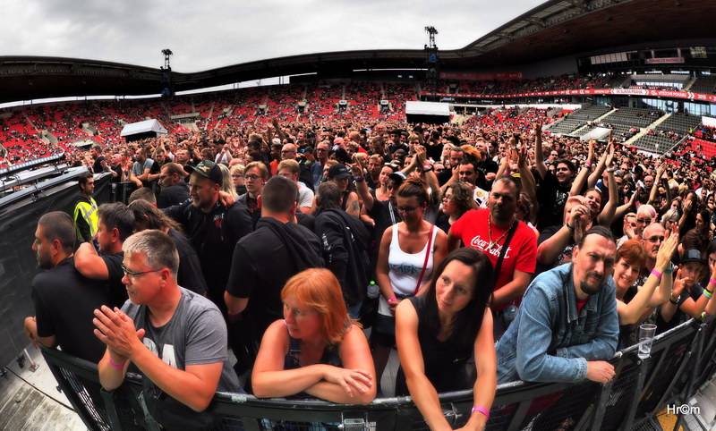 Třicet let a třicet tisíc fanoušků. Kabát slavil v Praze narozeniny ve velkém stylu