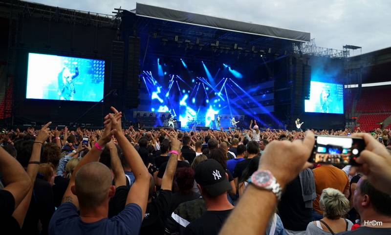 Třicet let a třicet tisíc fanoušků. Kabát slavil v Praze narozeniny ve velkém stylu