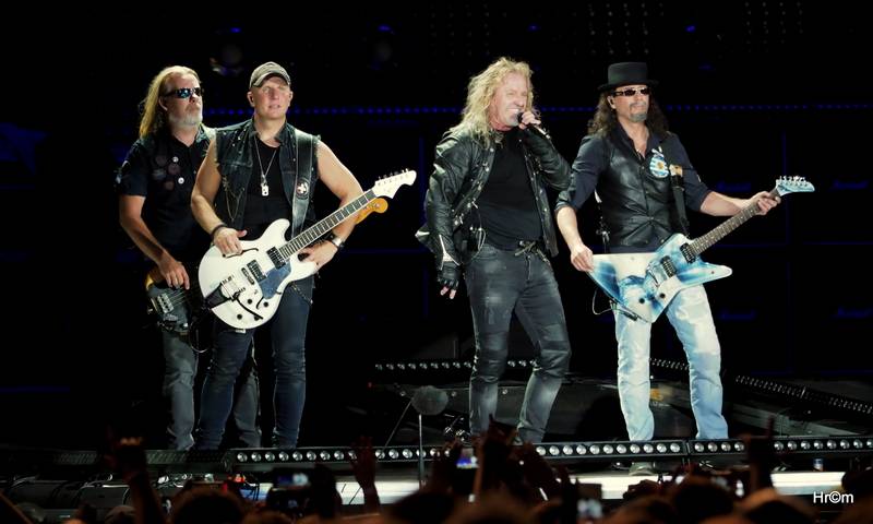 Třicet let a třicet tisíc fanoušků. Kabát slavil v Praze narozeniny ve velkém stylu