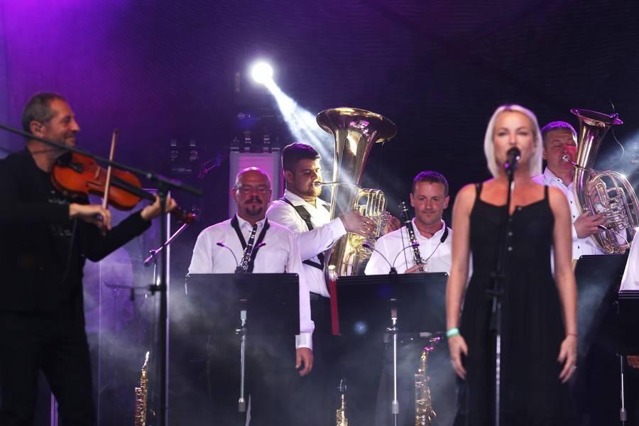 Čechomor na Špilberku podpořili Kumpánovi muzikanti