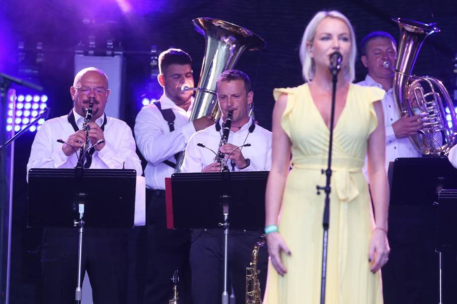 Čechomor na Špilberku podpořili Kumpánovi muzikanti