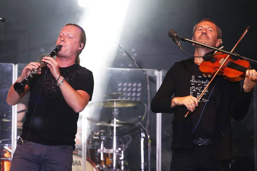 Čechomor na Špilberku podpořili Kumpánovi muzikanti