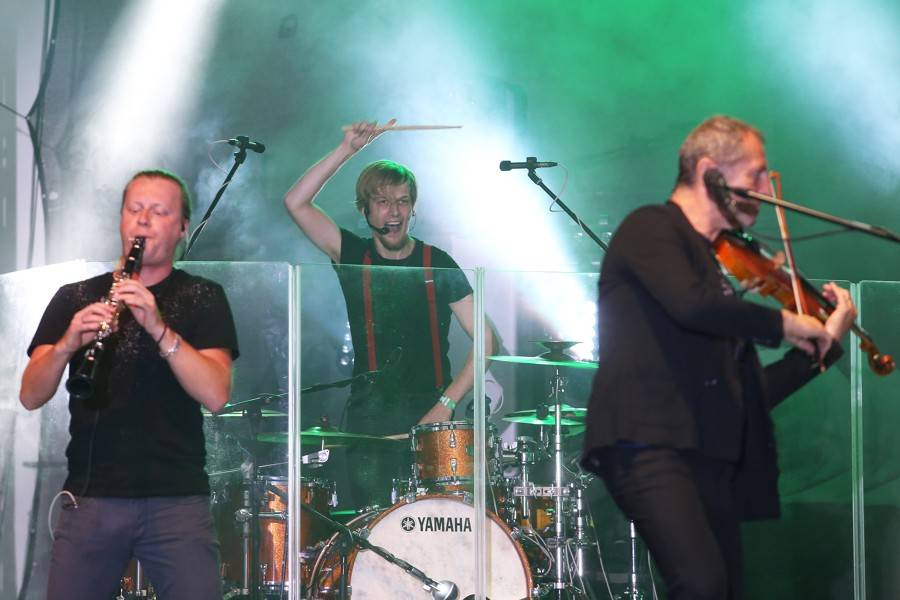 Čechomor na Špilberku podpořili Kumpánovi muzikanti