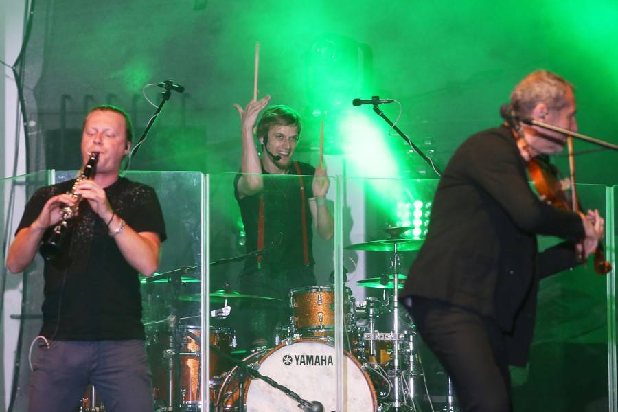 Čechomor na Špilberku podpořili Kumpánovi muzikanti